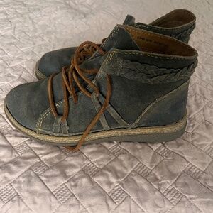 Born Temple II Leather Ankle Boots